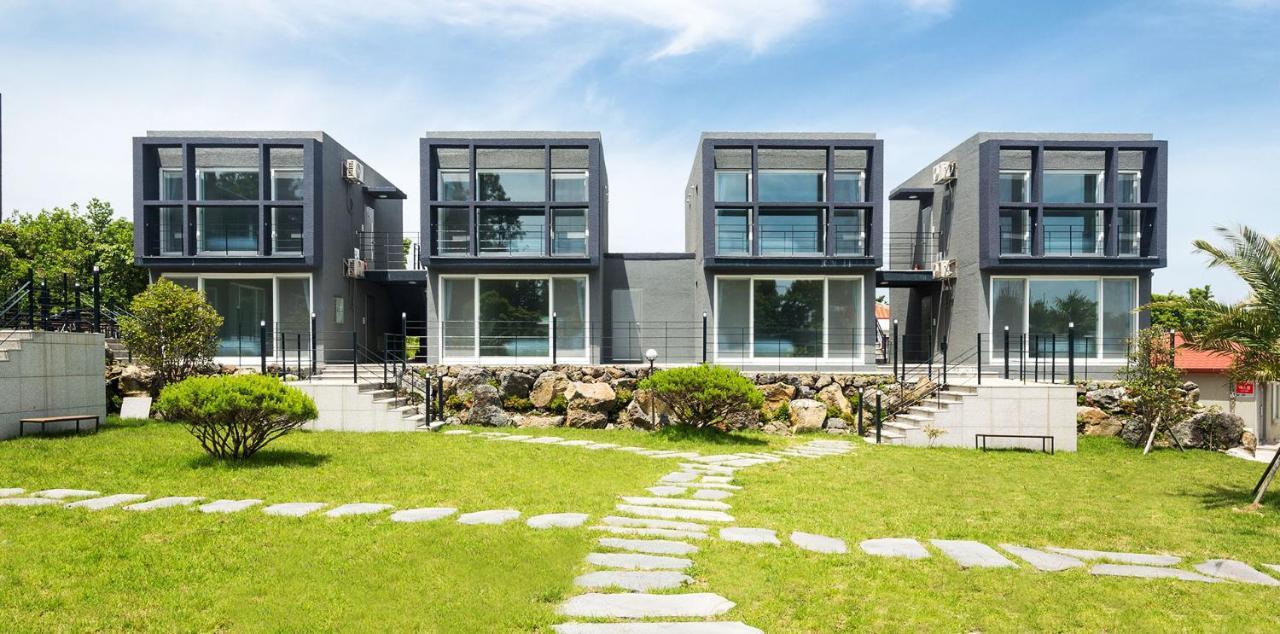 Donnaeko Pension Seogwipo Extérieur photo